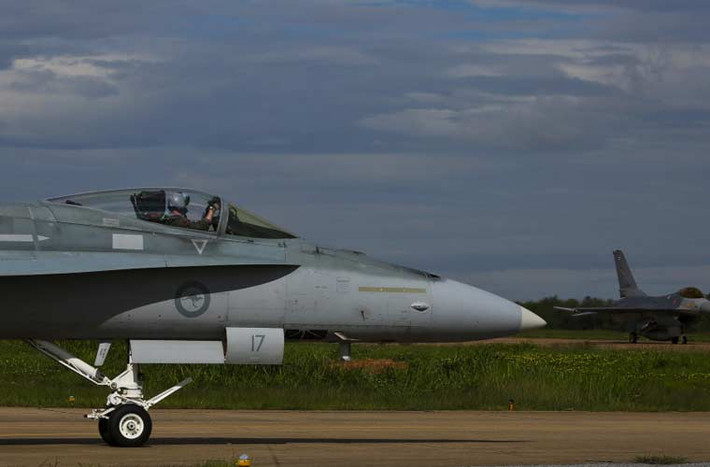 Các năm trước, F/A-18 thường sẽ giao chiến với tiêm kích đa năng F-16 A/B của Thái Lan, tuy nhiên năm nay có lẽ sẽ thay bằng JAS-39 Gripen.