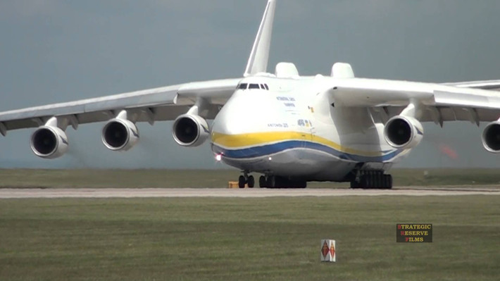 Như vậy, việc mua máy bay vận tải An-225 có thể giúp Trung Quốc thực hiện 3 vai trò sau: khả năng vận tải quân sự vượt đại châu; phục vụ chương trình vũ trụ và lấy công nghệ để phát triển máy bay vận tải quân sự cỡ lớn, vượt xa sức mạnh mẫu Y-20 mới được đưa vào trang bị.