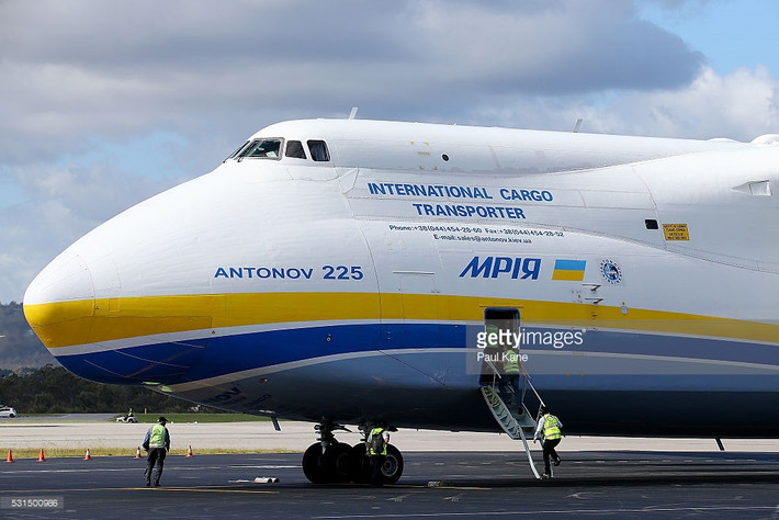 Ông Kashin cho rằng, việc sử dụng An-225 tư cách máy bay vận tải không phải là nhiệm vụ quan trọng nhất. “…Không có gì bí mật, dưới thời Liên Xô máy bay An-225 đã được phát triển như một phần của chương trình không gian với mục đích chuyên chở tàu vũ trụ con thoi. Như được biết, hiện nay ngành công nghiệp Trung Quốc rất quan tâm đến loại máy bay để hỗ trợ phóng tên lửa vào không gian và "máy bay quỹ đạo”, ông Kashin bình luận.