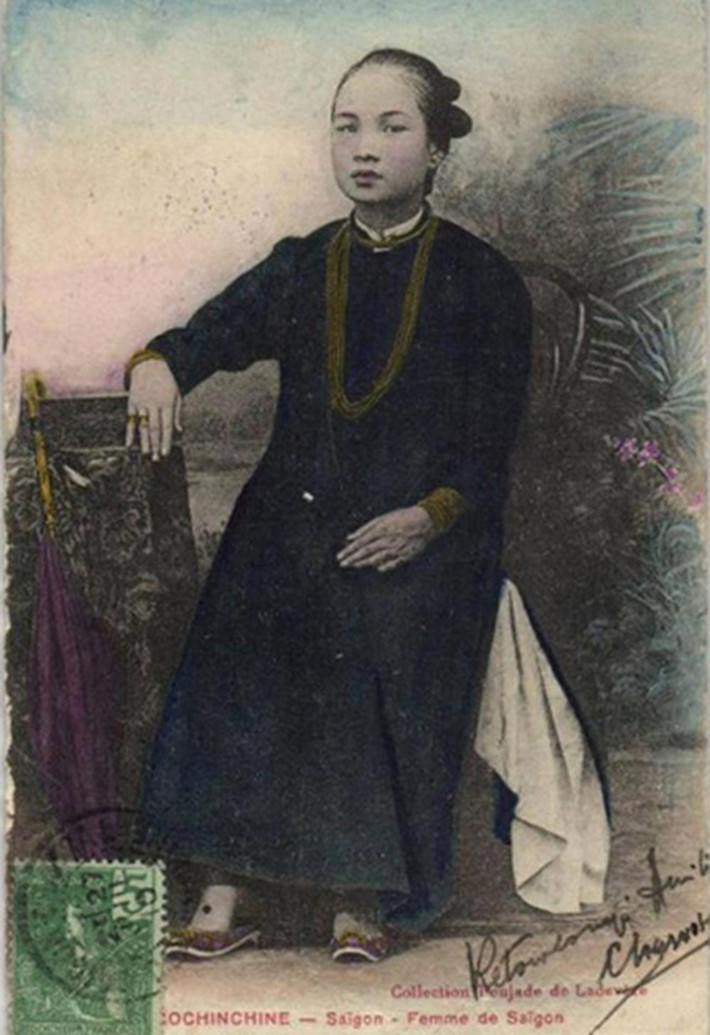 Cô Ba Thiệu: Cuộc thi hoa hậu đầu tiên ở Sài Gòn, năm 1865, có tên gọi Miss Sài Gòn. Thắng cuộc thi năm đó là cô Ba Thiệu, đỉnh cao nhan sắc của Sài Gòn xưa. Cô nổi danh khắp với danh xưng "Cô Ba xà bông" vì hình của người đẹp này được in nổi trên các sản phẩm nổi tiếng của Hãng xà bông Việt Nam thời xưa.