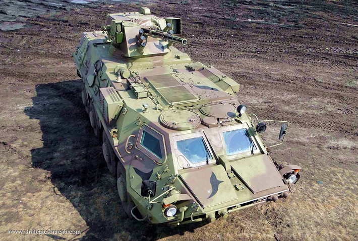 Hỏa lực của BTR-4 được thiết kế theo hướng module cho phép khách hàng thoải mái tùy chọn cấu hình, hiện họ cung cấp ba module chính cho BTR-4 gồm: GROM (pháo 30mm, súng phóng lựu 30mm, súng máy 7,62mm và 4 tên lửa chống tăng Baryer T); SHKVAL (pháo 30mm, súng máy 7,62mm và 4 tên lửa) và BAU 23x2 (hai pháo tự động 23mm cùng đại liên 7,62mm). Ngoài ra còn có cấu hình xe tăng bánh lốp MOP-4K với pháo lớn 120mm.