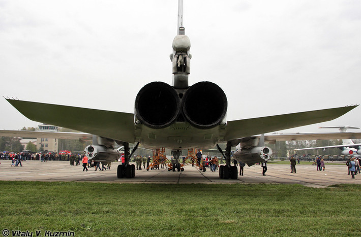 Với hai động cơ phản lực NK-25, Tu-22M3 đạt tốc độ tối đa đến 2.303km/h (Mach 1,88), đưa nó trở thành máy bay ném bom chiến lược nhanh thứ 2 trên thế giới. Còn ngôi vị số 1 thuộc về máy bay ném bom siêu thanh Tu-160 - "anh em" của Tu-22M3. Máy bay ném bom siêu âm B-1B Lancer của Mỹ chỉ lấy được vị trí số 3 với tốc độ Mach 1,2.