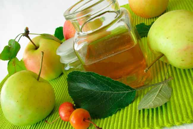Giấm táo: Giấm táo tạo ra kiềm giúp giảm tính axit của dạ dày, nhờ đó rất có hiệu quả trong giảm đau dạ dày và giảm ợ nóng. Hãy thêm giấm táo vào chế độ ăn uống nếu bạn mắc các vấn đề về dạ dày.