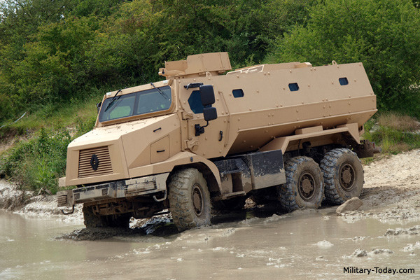 Higuard là mẫu xe bọc thép kháng mìn (MRAP) do công ty Renault, Pháp nghiên cứu và chế tạo. Tuy nhiên xe lại đang hoạt động chủ yếu trong quân đội Qatar và Singapore. Higuard được thiết kế dựa trên khung gầm xe tải quân sự Renault Sherpa 5, chở theo được 12 lính và có trọng lượng 20 tấn. Động cơ của Higuard là loại Renault MD-7 công suất 340 mã lực, cho vận tốc 90 km/h, tầm hoạt động 1.000 km.