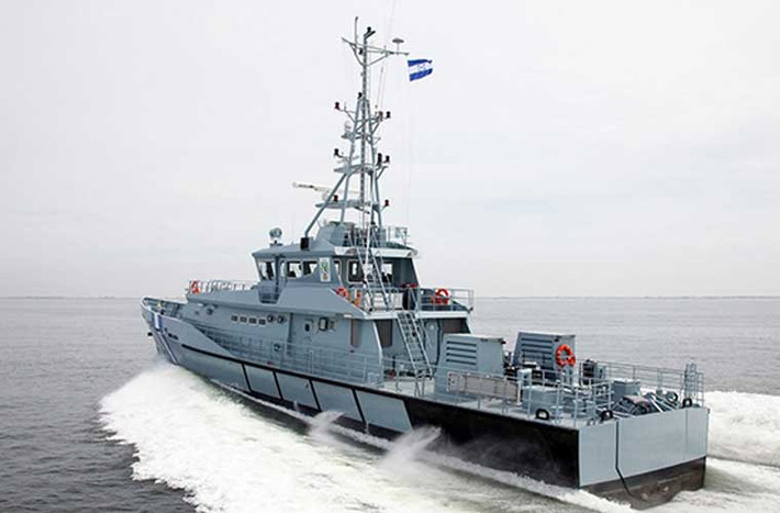 Thiết kế tàu tuần tra cao tốc 140 Defiant có chiều dài 42,80m, rộng 7,11m, mớn nước 2,52m, trang bị 2 động cơ diesel MTU.