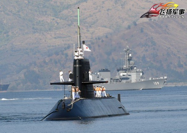 Sáng hôm qua (3/4), tàu ngầm Oyashio của Lực lượng Phòng vệ biển Nhật Bản (JMSDF) đã cập cảng quân sự Subic, Philippines. Đây là lần đầu tiên sau 15 năm, tàu ngầm Nhật Bản tới thăm Philippines. Chuyến đi diễn ra giữa lúc căng thẳng trên Biển Đông tiếp tục tăng cao.