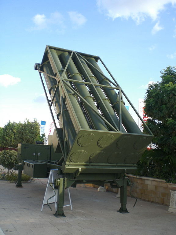 Ngoài việc mua sắm S-300PMU2, Azerbaijan đã đầu tử hàng trăm triệu USD mua hệ thống tên lửa phòng không tầm xa Barak 8 do Israel sản xuất. Loại vũ khí này có khả năng bắn hạ các mục tiêu máy bay, tên lửa hành trình, tên lửa chống hạm ở tầm bắn tối đa đến 70km.