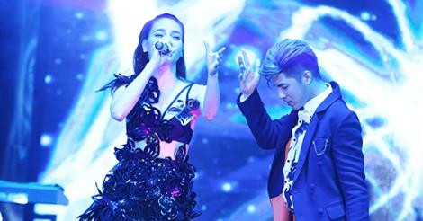 Hồ Ngọc Hà cũng hay lựa chọn những trang phục trình diễn khoe khéo vòng hai thon gọn.