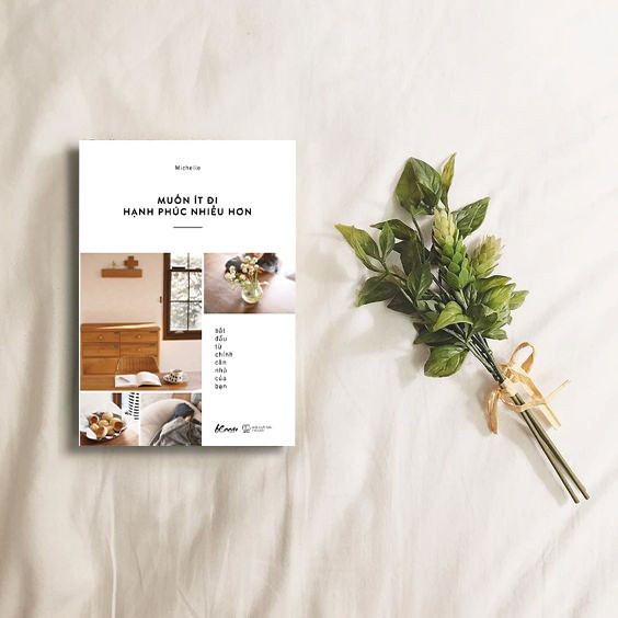 Muốn ít đi - Hạnh phúc nhiều hơn ghi lại những trải nghiệm sắp xếp đồ đạc trong ngôi nhà của Michelle, người phụ nữ có một gia đình đông đúc với cuộc sống thường xuyên phải dịch chuyển.