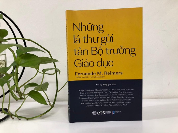 Những lá thư gửi tân Bộ trưởng giáo dục được biên tập bởi GS. Fernando Reimers, giảng viên của Chương trình Đào tạo Bộ trưởng Harvard với các hoạt động xây dựng năng lực lãnh đạo cho các Bộ trưởng Giáo dục, Y tế, Kế hoạch và Tài chính.
