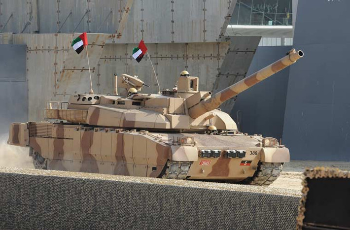 Trong số các hệ thống vũ khí tối tân đang hành quân tới Aden, xe tăng Leclerc của UAE thuộc hàng "khủng" nhất. Đây là loại xe tăng công nghệ cao, giá cực đắt do hãng GIAT Industries sản xuất cho Quân đội Pháp và dùng để xuất khẩu. Quân đội UAE hiện có trong biên chế 388 xe tăng Leclerc cùng 46 chiếc xe cứu kéo dùng chung khung gầm.