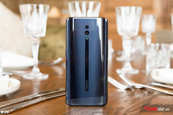 OPPO Reno chính thức bán ra tại Việt Nam vào ngày 15/6 tới với giá dự kiến 13 triệu đồng.