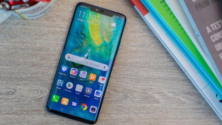 1. Huawei Mate 20 Pro đứng đầu danh sách với thời lượng pin lên đến 11h35 với kích thước pin 4200 mAh.