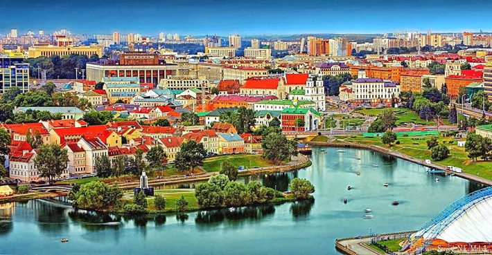 Minsk là thành phố rất an toàn. Nơi đây cũng rất ít xảy ra tình trạng ùn tắc giao thông và các phương tiện công cộng luôn đúng giờ. Vào ban đêm, thành phố khá yên tĩnh.
