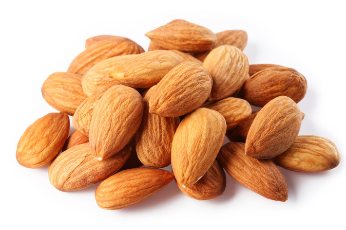 Quả hạnh nhân: Hạnh nhân chính là thực phẩm cung cấp vitamin E hoàn hảo, do nó có một lượng chất béo tốt cho sức khỏe. Khẩu phần ăn gồm nửa cốc chứa 46 hạt hạnh nhân nguyên vỏ cung cấp 100% lượng vitamin E được khuyến nghị hàng ngày.