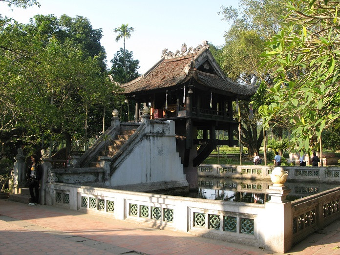 Tổ chức kỷ lục của châu Á xếp Chùa Một Cột vào mục ngôi chùa có kiểu kiến trúc độc đáo nhất châu Á vào năm 2012.