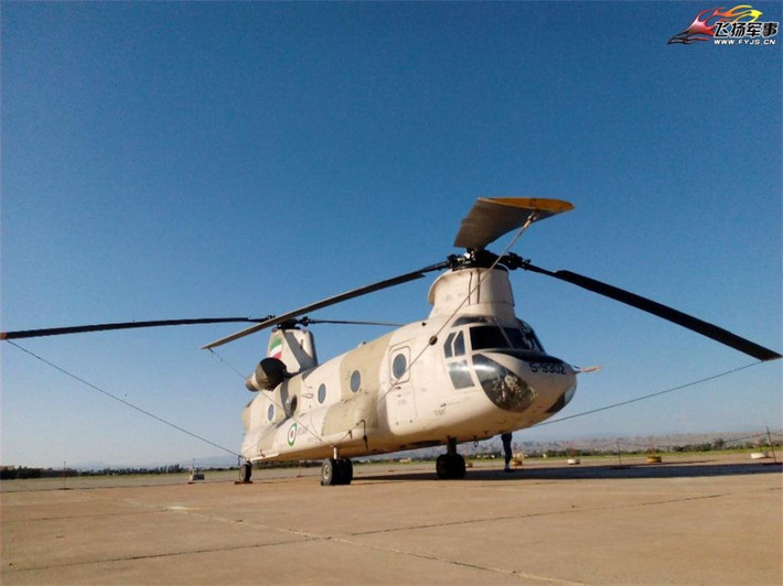 Trực thăng vận tải đa năng CH-47 cũng do Mỹ sản xuất.