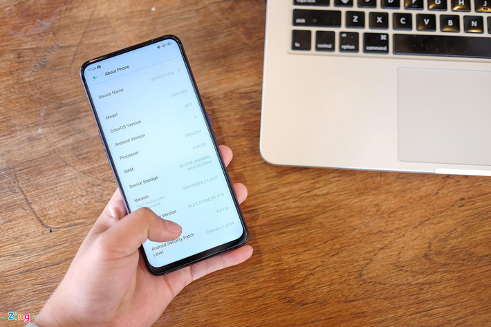 Máy được trang bị bộ xử lý 8 nhân MediaTek Helio P70, dung lượng RAM 6 GB tương ứng với bộ nhớ trong 64 GB. Model này được chạy trên nền Android 9.0 và tùy biến lại theo giao diện ColorOS 6.0.