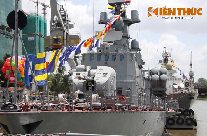 Hãng thông tấn Sputnik News ngày 16/6 dẫn lời Tổng Giám đốc Cục Thiết kế Hàng hải Trung ương Almaz Alexander Shlyakhtenko cho biết, Nga có khả năng sẽ trang bị các tên lửa chống hạm mới cho tàu tên lửa Molniya Project 12418 của Hải quân Nhân dân Việt Nam.