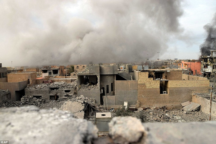 Thành phố Ramadi có một tầm quan trọng chiến lược. Hầu hết phiến quân IS đang cố thủ tại đây là người nước ngoài.