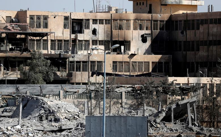 Cảnh đổ nát của Bệnh viện Quốc gia Raqqa, thành trì cuối cùng của phiến quân IS ở cái gọi là “thủ phủ” của Nhà nước Hồi giáo. Ảnh: REUTERS