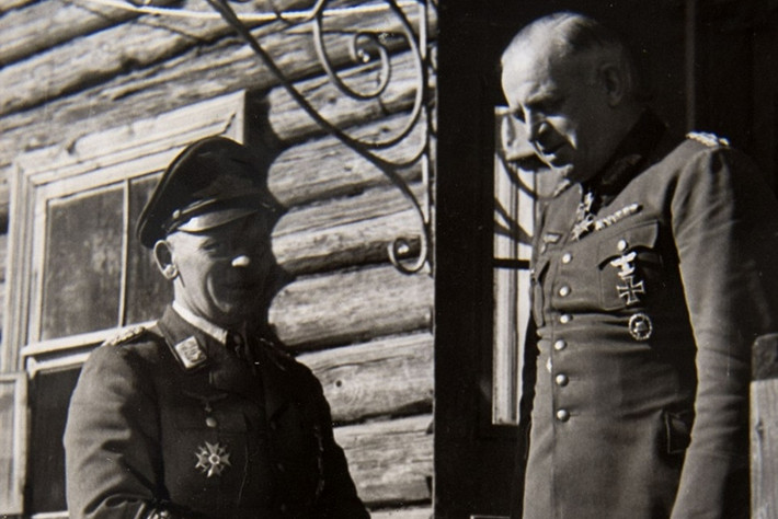 Thống soái Richthofen (bên trái) và Thống tướng Ernst Busch, một trong những nhân vật quyền lực nhất của Đức Quốc xã trong Chiến tranh Thế giới thứ II. Ảnh: Daily Mail