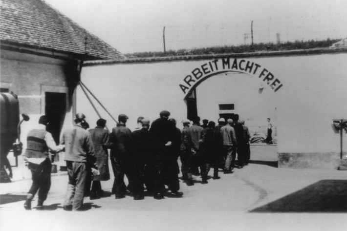Nhiệm vụ đầu tiên của Phó toàn quyền Heydrich ở Cộng hòa Séc là thúc đẩy việc xây dựng trại tập trung Theresienstadt. Đã có tới 30.000 tù nhân bỏ mạng tại trại tập trung khét tiếng này. (Nguồn: Spiegel.de)