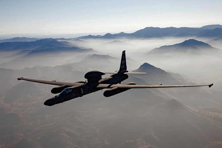 U-2S Dragon Lady: Máy bay do thám một chỗ ngồi, một động cơ, được trang bị thiết bị cảm biến và camera chụp ảnh siêu nét. Đây là con bài chủ lực giúp quân đội Mỹ thu thập tin tức tình báo về vị trí và hoạt động của lực lượng IS tại Iraq và Syria. Ảnh: Flickr.