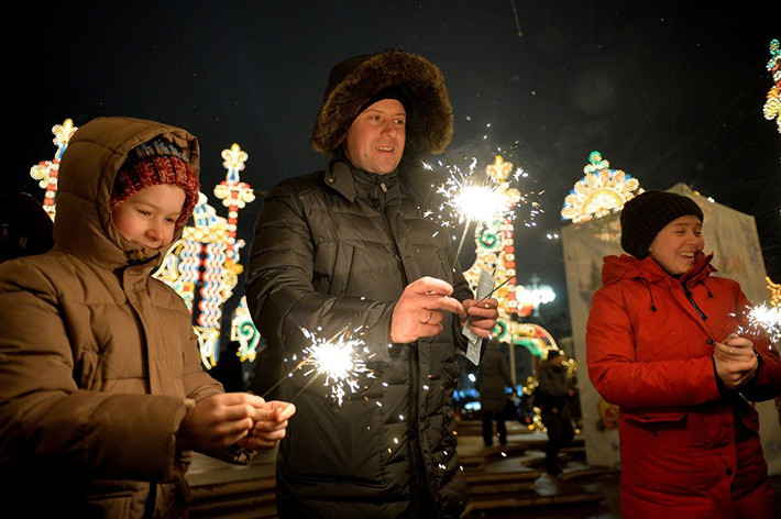 Trở lại với Moscow, người dân thủ đô hy vọng có một Năm Mới an bình và hạnh phúc hơn năm cũ.
