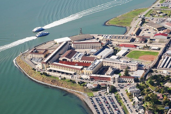 Trại giam San Quentin nằm ở thị trấn San Quentin, hạt Marin, bang California, Mỹ. Đây là nơi chỉ giam nam giới và là một trong những trại giam tù khét tiếng nhất.