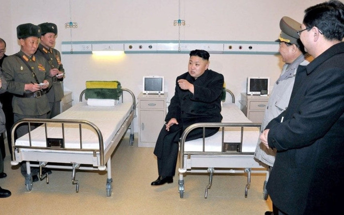 Ông Kim Jong-un thăm một bệnh viện mới mở tại Bình Nhưỡng. Ảnh: KCNA