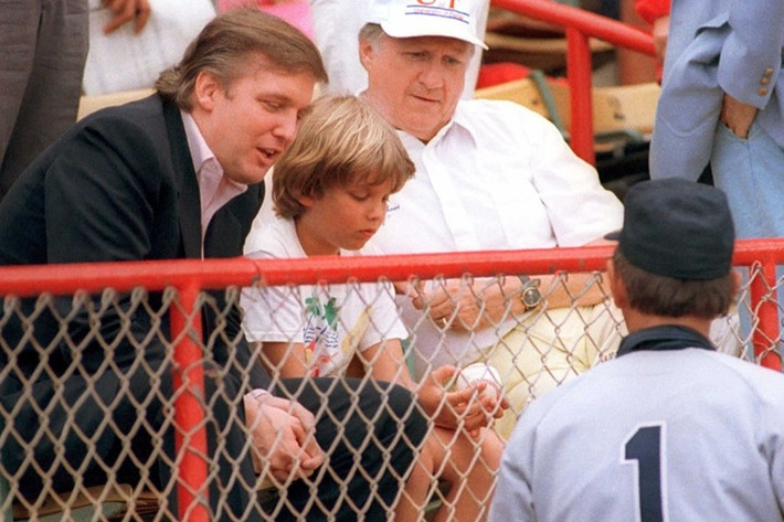 Donald Jr mới 12 tuổi khi Ivana và Donald Sr. chia tay. Ảnh: AP