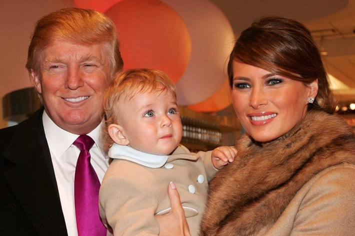 Tỷ phú Donald Trump và người vọ thứ ba Melania cùng cậu con út Baron trong năm 2007. Ảnh: Getty Images