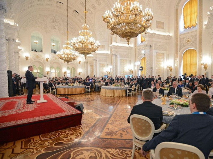 Tổng thống Vladimir Putin phát biểu tại lễ tiếp tân nhân dịp kỷ niệm 70 năm Ngày Chiến thắng trong Chiến tranh Vệ quốc Vĩ đại.