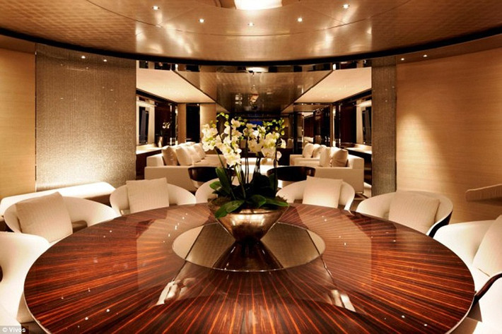 Một phòng ăn trong tổ hợp hầm ngầm ở dưới làng Rothenstein (CHLB Đức). Dự án này được người sáng lập Hãng Vivos, Robert Vicinio, công bố cuối tuần qua.