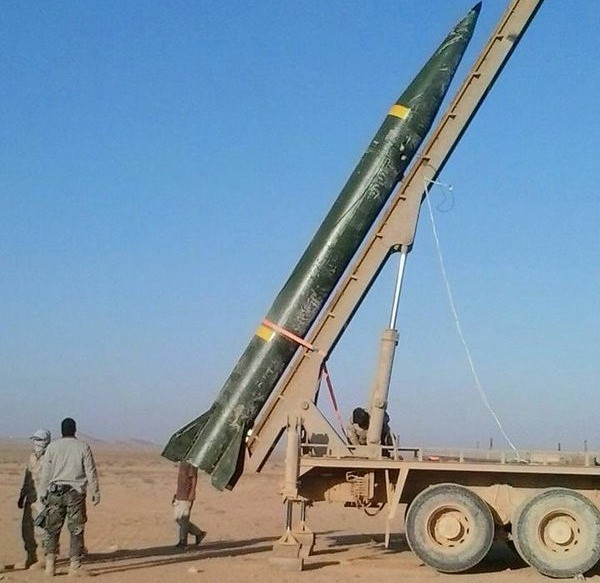 Điều đáng nói, số tên lửa Zelzal-2 này từng nằm trong kho vũ khí của Quân đội Syria, chúng bị thất lạc hồi năm 2013. Nguồn ảnh: Oryx