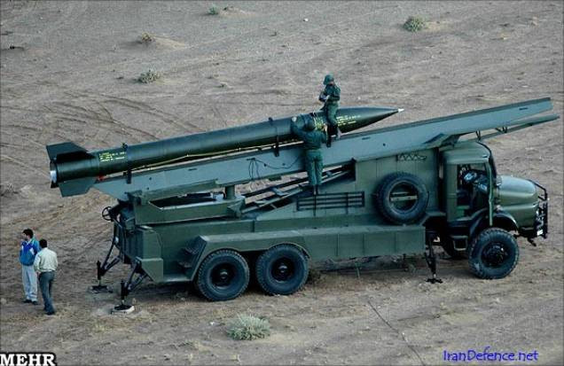 Mặc dù có hình dạng của loại tên lửa đạn đạo, tuy nhiên Iran phân loại chúng vào đạn pháo phản lực hạng nặng. Chúng có tầm bắn lên tới 200km, mang đầu đạn nặng 600kg có thể phá hủy diện tích rộng lớn. Nguồn ảnh: Oryx