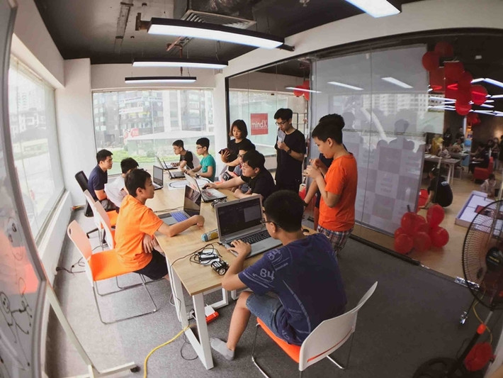 Hiện sau 4 năm ra đời, MindX đã có 5 cở sở, đào tạo được hơn 8.500 học viên. Tháng 10/2019, quỹ đầu tư ESP Capital tuyên bố rót vốn 500.000 USD (11,6 tỷ đồng) vào startup giáo dục MindX.