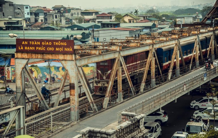 Tuy nhiên, ít ai biết rằng, ý tưởng xây cầu Long Biên từng được coi là điên rồ.