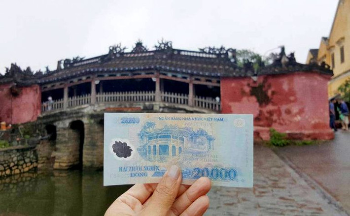 Không chỉ lọt top thành phố không ô tô, phố cổ Hội An còn đứng thứ 8 trong danh sách 10 điểm du lịch có chi phí thấp nhất thế giới do tổ chức Holiday Money do Post Office, công ty tài chính hàng đầu của Vương Quốc Anh, thực hiện.
