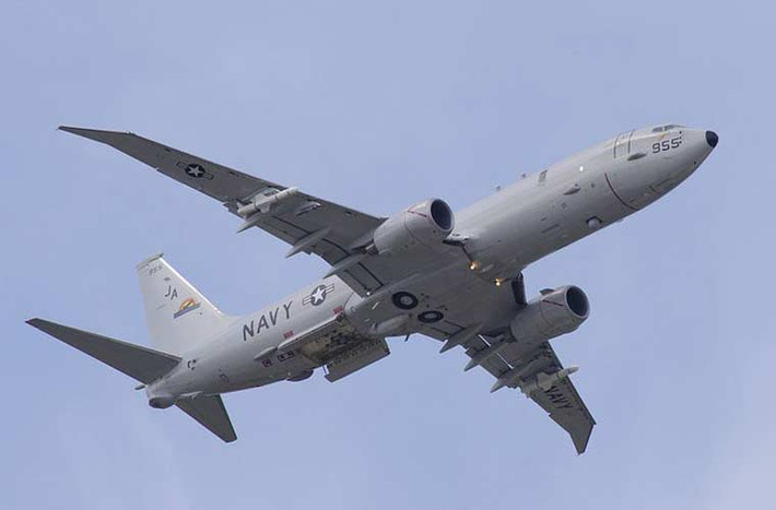 Để phục vụ cho loạt vai trò tuần tra trên biển, P-8A Poseidon trang bị hàng loạt hệ thống cảm biến, điện tử đặc biệt tối tân cùng nhiều loại vũ khí trên 11 giá treo ở dưới cánh - thân cùng khoang trong bụng máy bay.