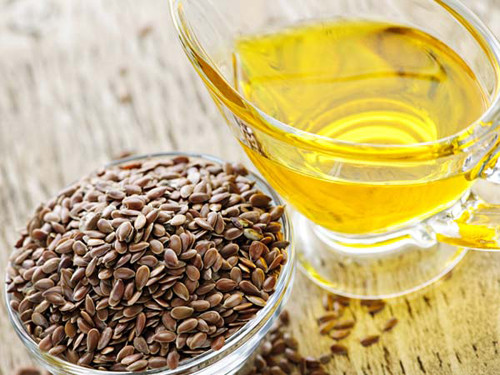 Ngoài quả óc chó, hạt lanh được đánh giá rất cao trong nỗ lực ngừa bệnh. Loại hạt này chứa thành phần lignans góp phần ngăn chặn sự tăng trưởng khối u ung thư cực nhạy.