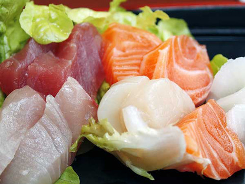 Cá ngừ xanh và cá ngừ mắt to được cảnh báo là loại cá chứa thủy ngân. Hai loại cá ngừ này có lượng thủy ngân lớn, chỉ đứng sau cá kiếm.