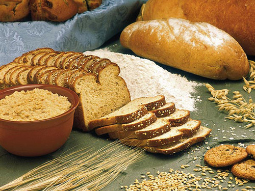 Để thúc đẩy cân nặng, các nhà dinh dưỡng tin rằng tăng lượng đồ ăn kết hợp tập luyện sẽ mang lại hiệu quả như ý. Tuy nhiên, cần tránh thực phẩm tăng cân song có thể dẫn tới huyết áp cao, bệnh tim, gút hoặc suy giảm khả năng miễn dịch.