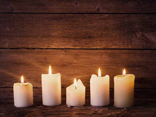 Để tránh những rủi ro từ nến thơm, bạn nên dùng sáp ong để thắp sáng thay thế. Nếu không, nên mở cửa sổ để lưu thông khí, tránh tiếp xúc với khí độc hại trong thời gian dài.