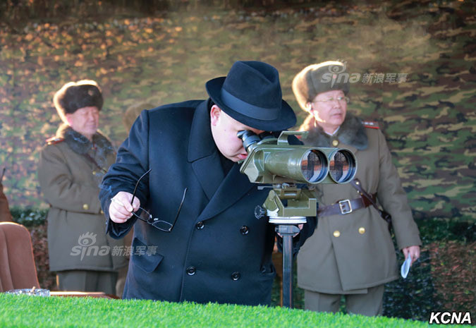 Nhà lãnh đạo Kim Jong-un theo dõi sát sao cuộc tập trận. Nguồn ảnh: KCNA
