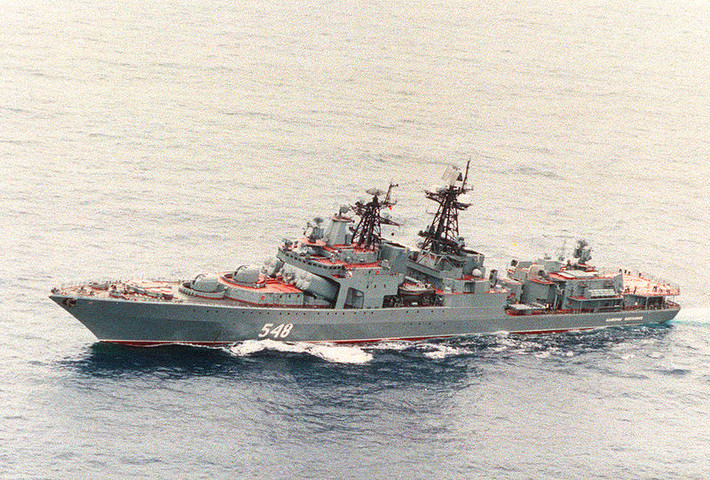 Đô đốc Panteleyev là một trong 9 tàu khu trục săn ngầm cỡ lớn thuộc Project 1155 Fregat (NATO định danh là lớp Udaloy I) được Liên Xô chế tạo từ những năm 1980 với mục tiêu là săn tìm, tiêu diệt các tàu ngầm hạt nhân của Hải quân Mỹ. Dù đã phục vụ khá lâu nhưng các tàu chiến Project 1155 vẫn được đánh giá là cực kỳ đáng sợ đối với các tàu ngầm trên đại dương.