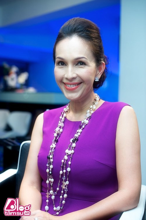 Cái tên có tần suất xuất hiện nhiều nhất trong showbiz Việt chính là tên My. Và tên tuổi gạo cội nhất trong số đó không ai khác là "nữ hoàng ảnh lịch" Diễm My. Dù đã ngoại ngũ tuần nhưng người đẹp 6x vẫn vô cùng trẻ trung, xinh đẹp. Nhan sắc của cô khiến nhiều mỹ nhân trẻ tuổi khác cũng phải ngưỡng mộ.