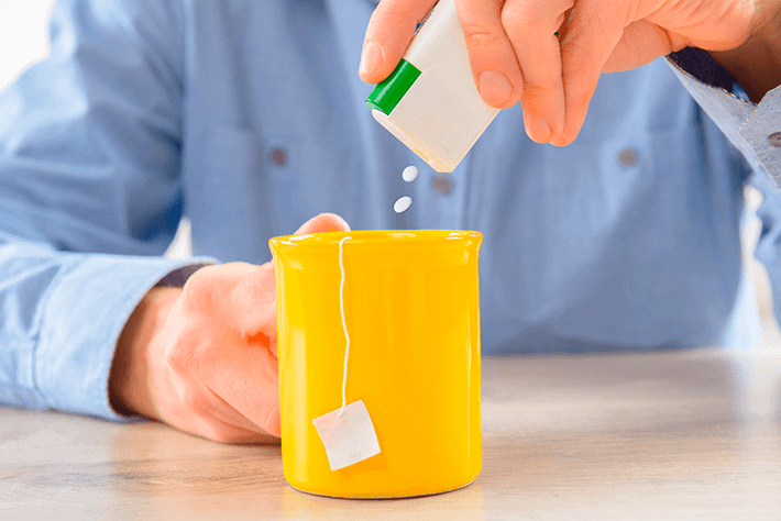 6. Chất tạo ngọt Hầu hết các chất làm ngọt nhân tạo được sản xuất bởi một quy trình hóa học. Một số nghiên cứu cho thấy chất ngọt nhân tạo khiến độc tố DKP tích tụ trong cơ thể và có khả năng gây ra các khối u não.