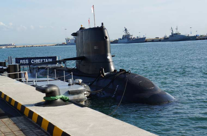 Hai chiếc tàu ngầm lớp Challenger còn lại gồm RSS Conqueror (tên cũ HMS Sjölejonet) và RSS Chieftain (HMS Sjöhunden) có tuổi đời tương tự. Và chúng có lẽ sẽ được nghỉ hưu sau năm 2020 khi Singapore nhận 2 tàu ngầm tiên tiến Type 218SG đang đặt mua từ Đức.
